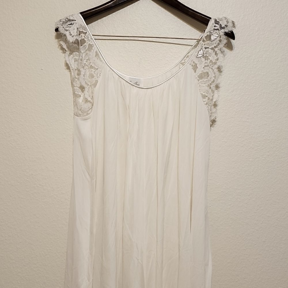 Lucie Ann vintage nightgown medium‎